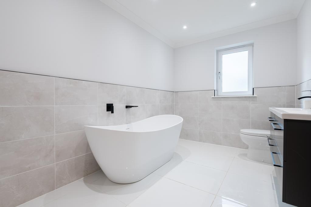 BATHROOM DETAIL