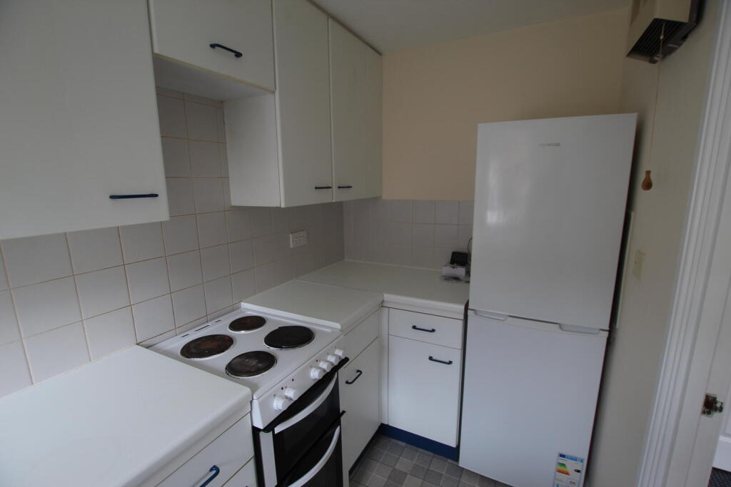 Kitchen alt.JPG