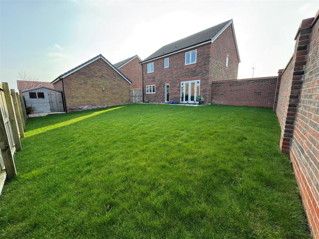 1 Reckitt Drive back garden.jpg