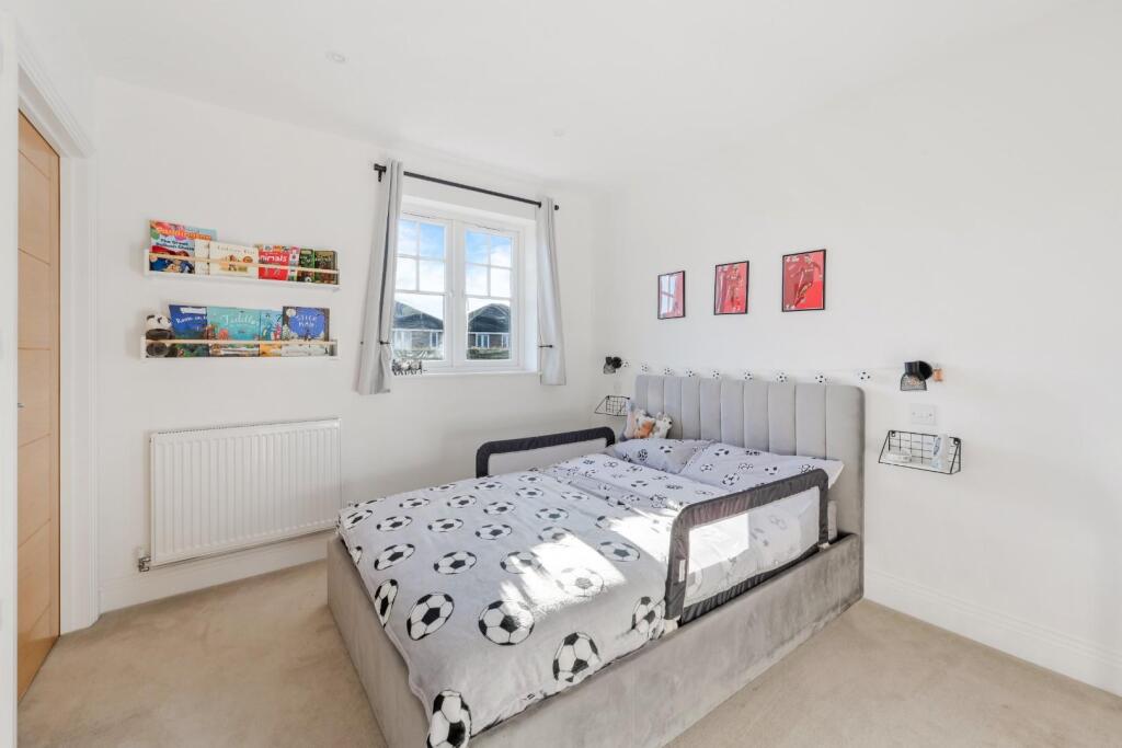 ST GILES CLOSE (21).jpg