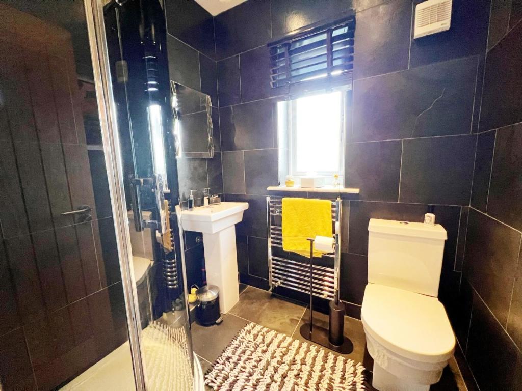 Shower Room.jpg