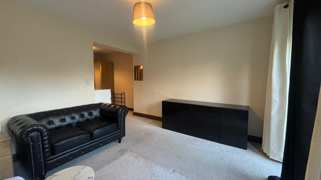 Reception Room / Bedroom