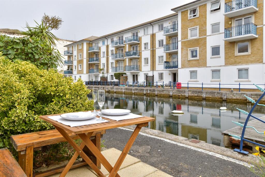 External Lifestyle Photograph