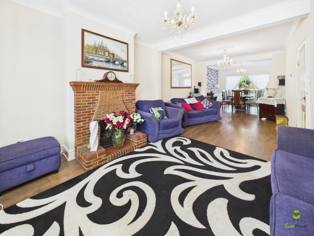 Presented by Clinton at EweMove Bexleyheath and Da