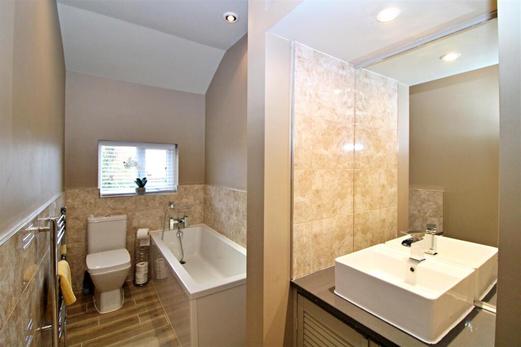 Bathroom .JPG