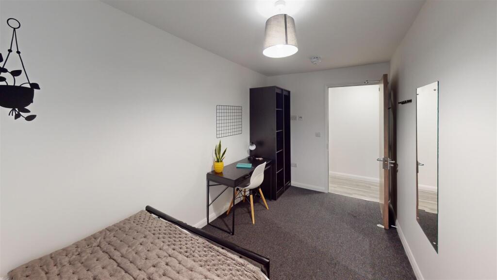 9-Piccadilly-Place-Bedroom-5.jpg
