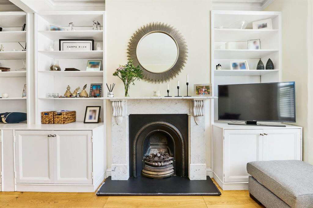 James_Anderson_-_Fawe_Park_Rd__London_SW15_2EG__UK