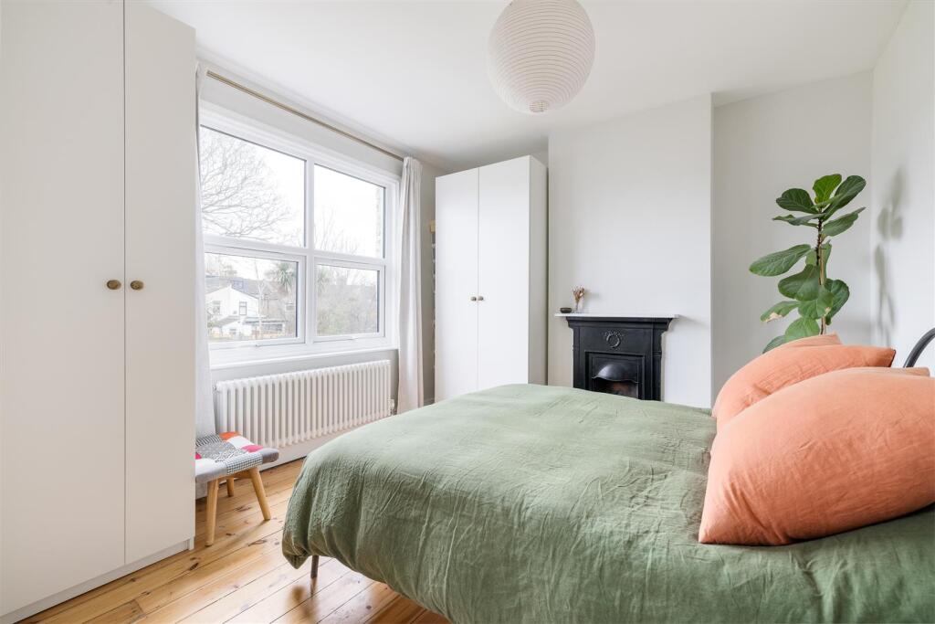 Fourth Avenue E12
