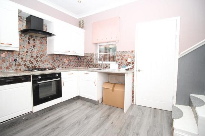 Pindar Oaks Kitchen 1.jpeg