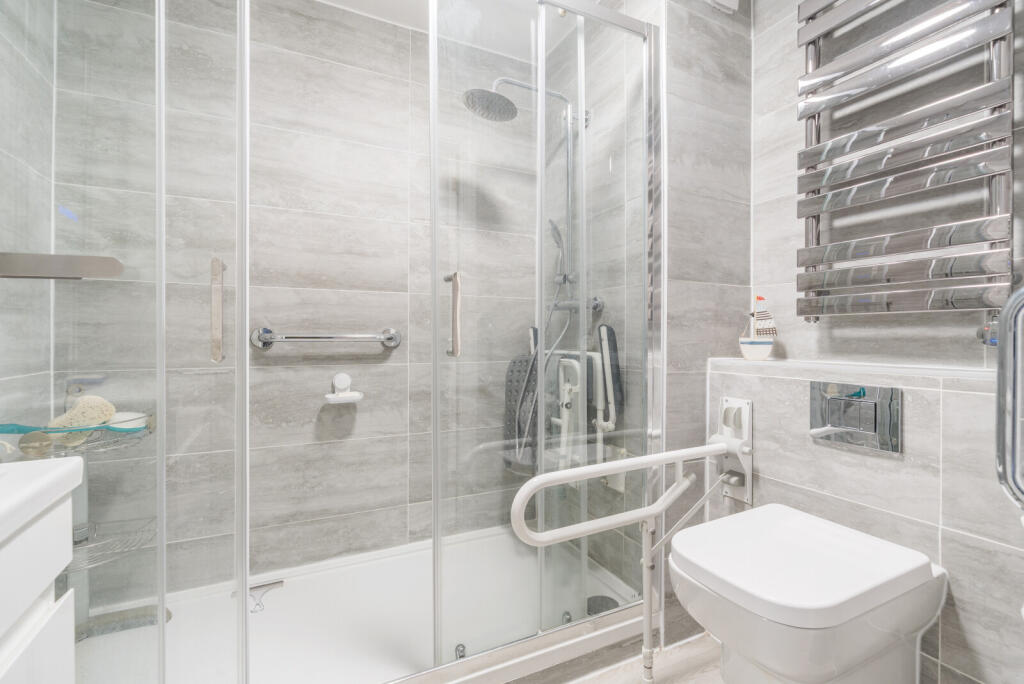 1327285-1-6879339...