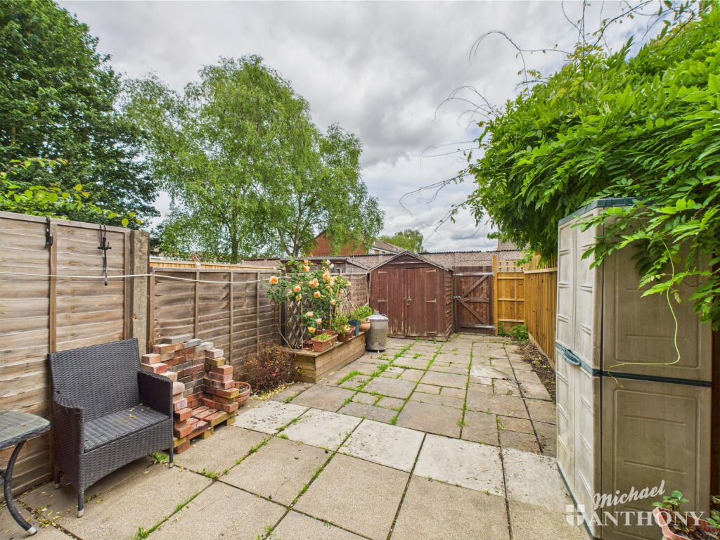 CAM03218G0-PR0673-STILL008