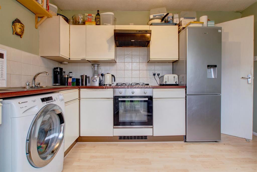 Astoria Close, Thornhill, HernCrabtree (9).jpg