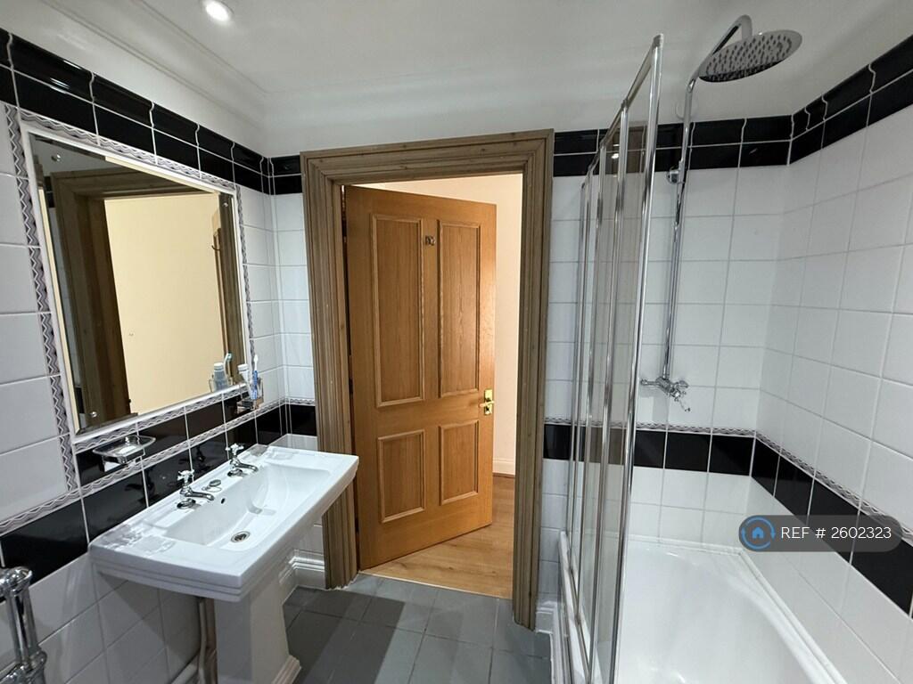 Bedroom 2 En-Suite