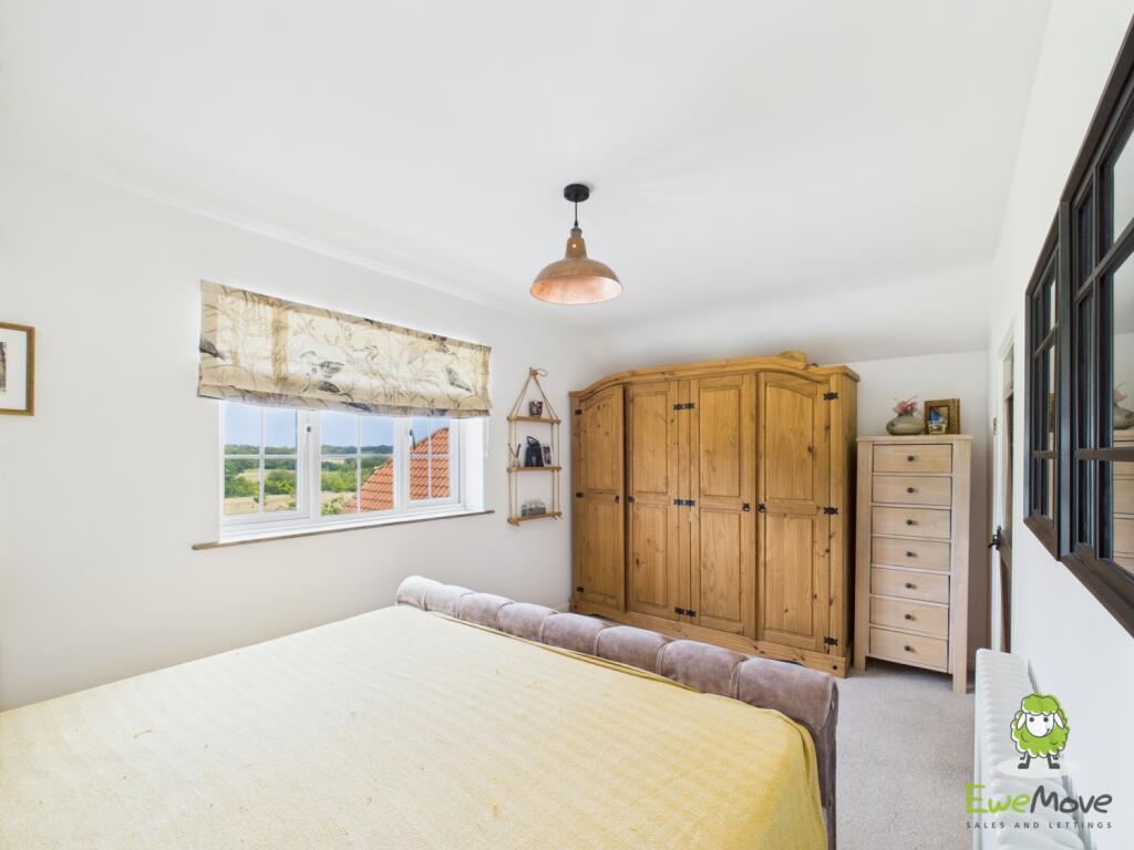 EweMove Basingstoke Estate Agents 17 Vyne Road 