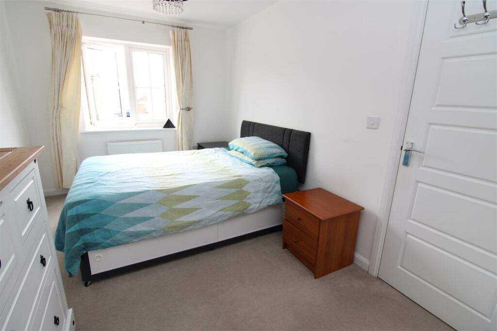 bedroom 3.JPG