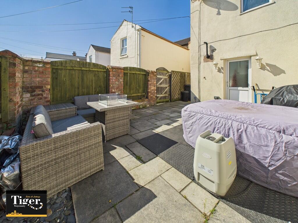 CAM02176G0-PR0541...