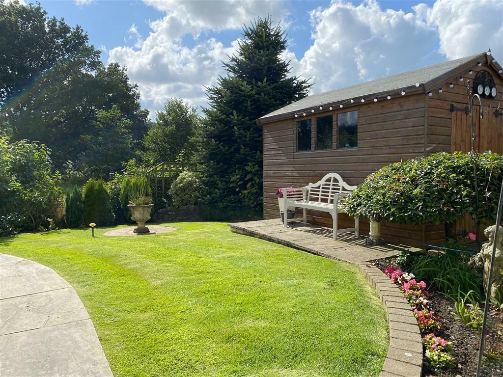 Garden Shed &amp;  Gardens