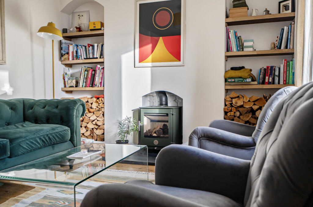 1370329-6-68f6278...