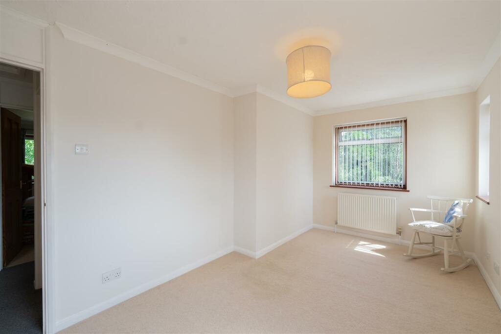 Bedroom 1.jpg