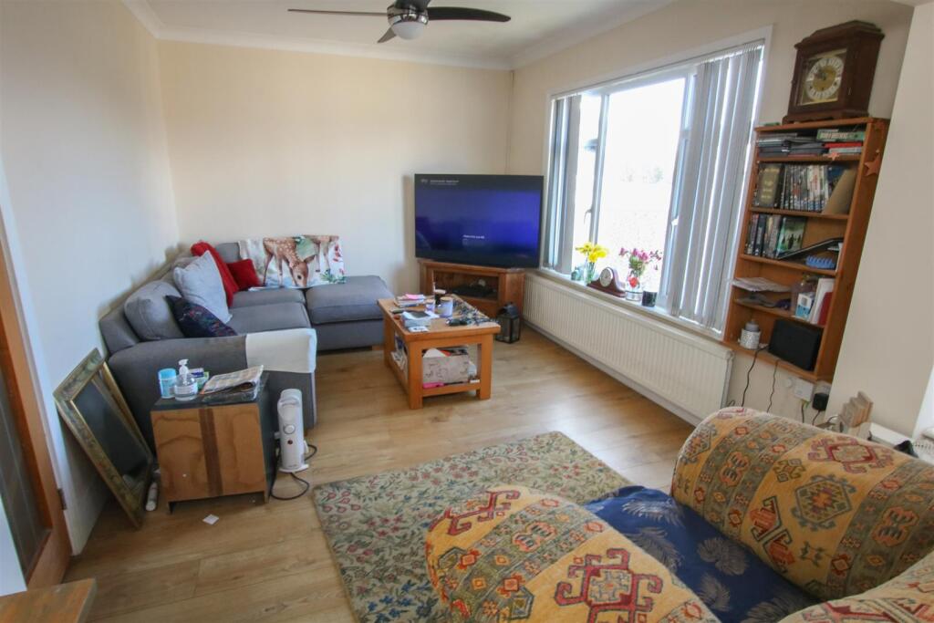 OPEN PLAN LIVING DINING GARDEN ROOM