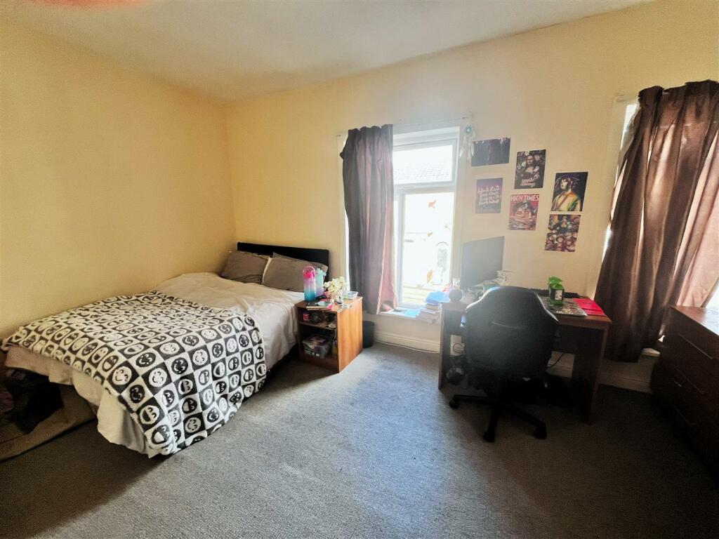 Bedroom 4 25 Lambton.jpg