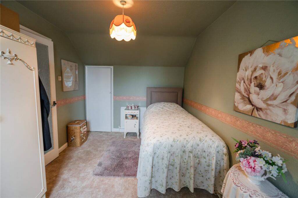 Bedroom 2 (2)