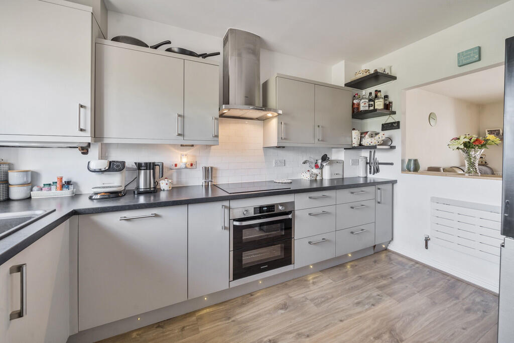 1296998-30-682c4d...