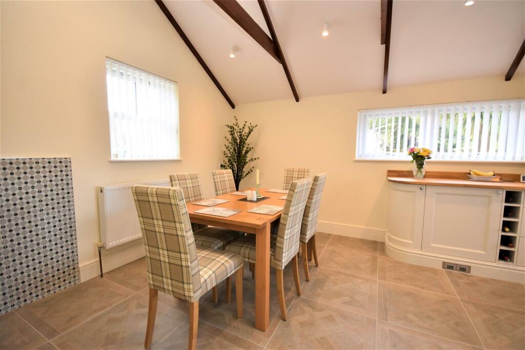 Dining Area.jpg