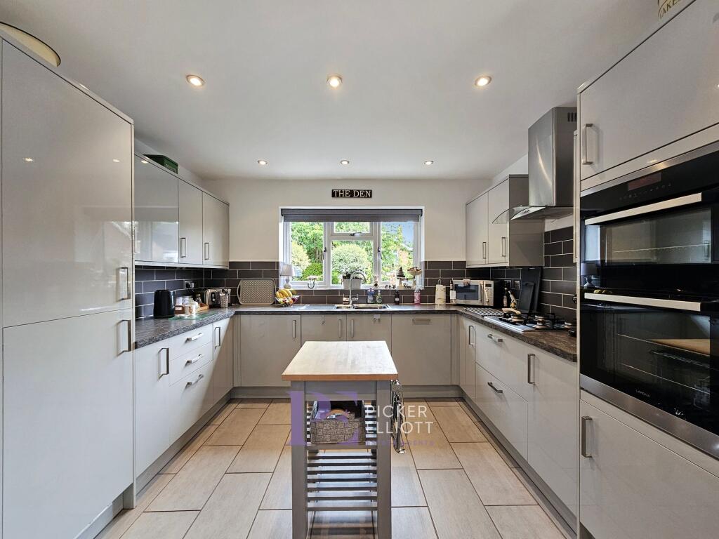 Contemporary kitchen