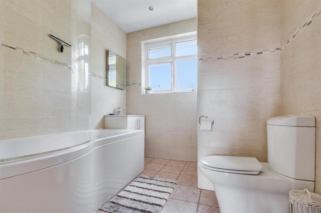 Bathroom_1.jpeg