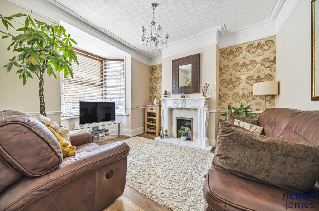 fb0d9378-556e-433...