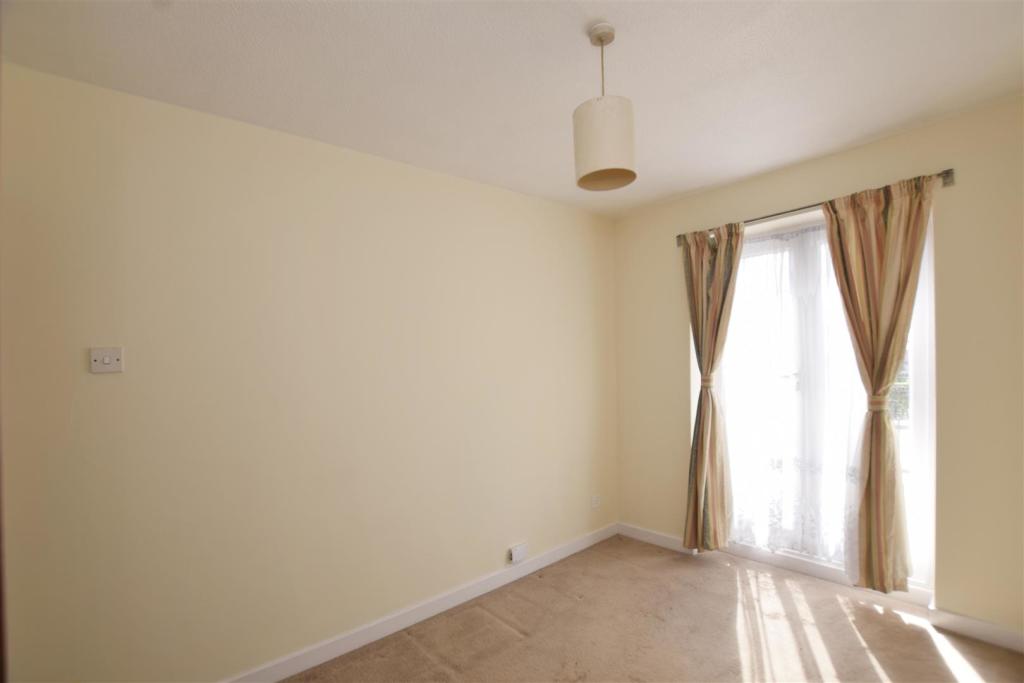 Bedroom 3 copy.jpg