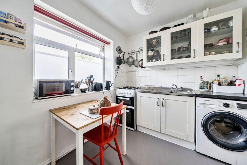 1313851-6-686cf36...