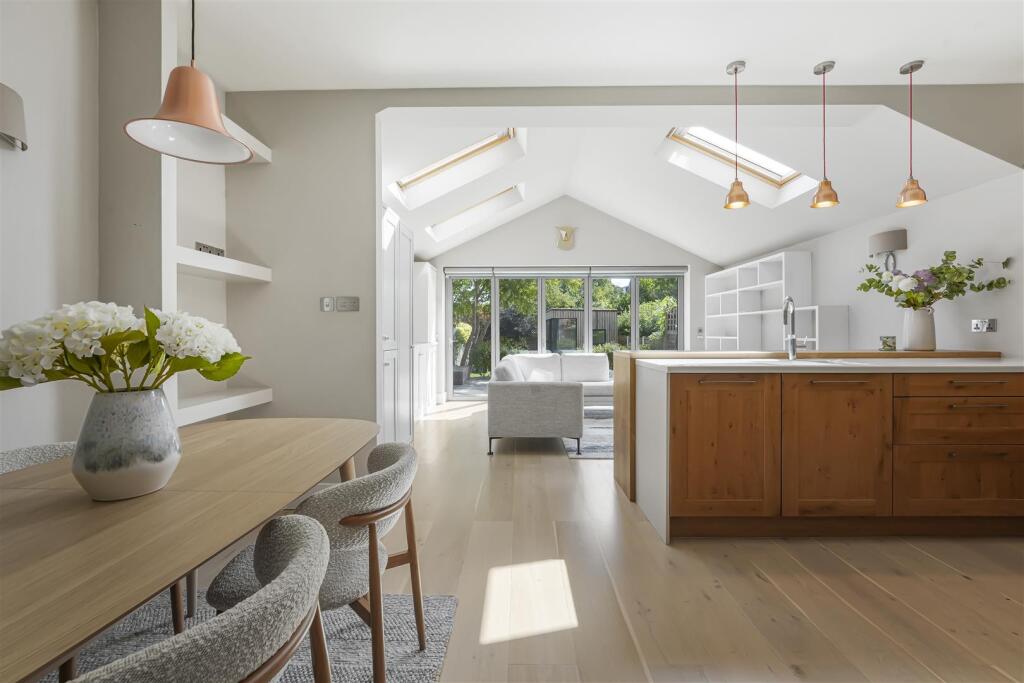 Kitchen &amp; Family Room