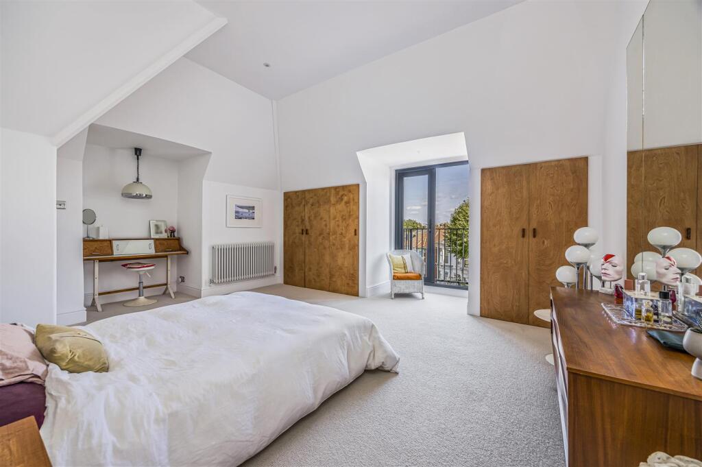 26_MSne1_Bedroom1_into.JPG
