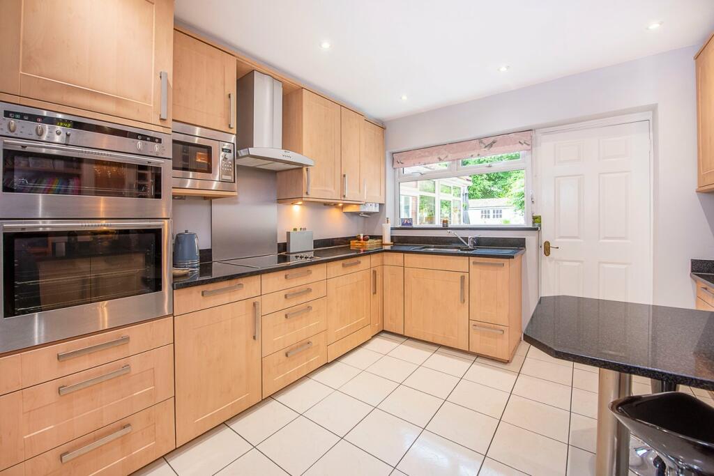 Kitchen/Breakfast Ro