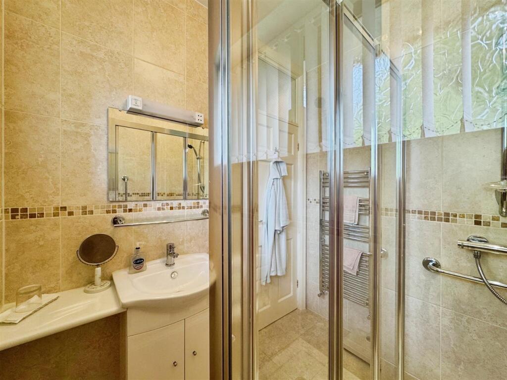 b645e78f--4637-8455-D9057EB1F92C-40921-00001C625F2