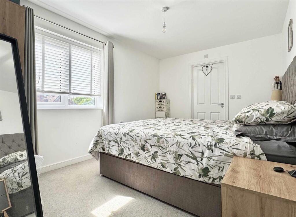 Master Bedroom.jpg