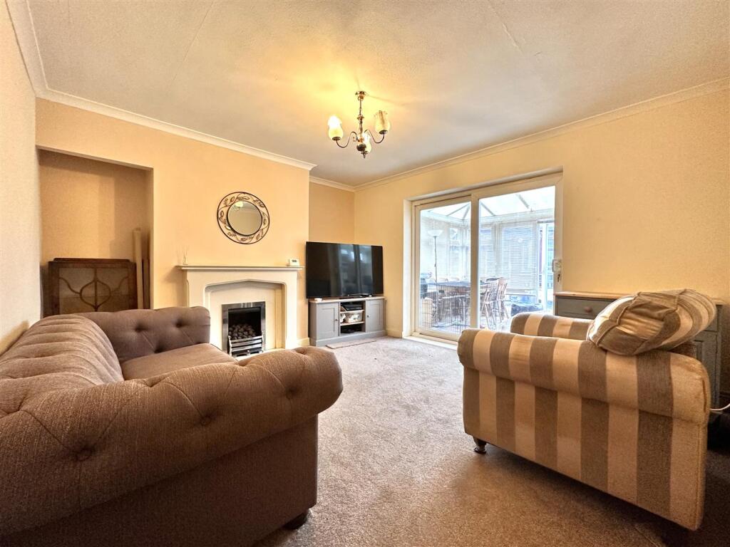 Large Living Room 808