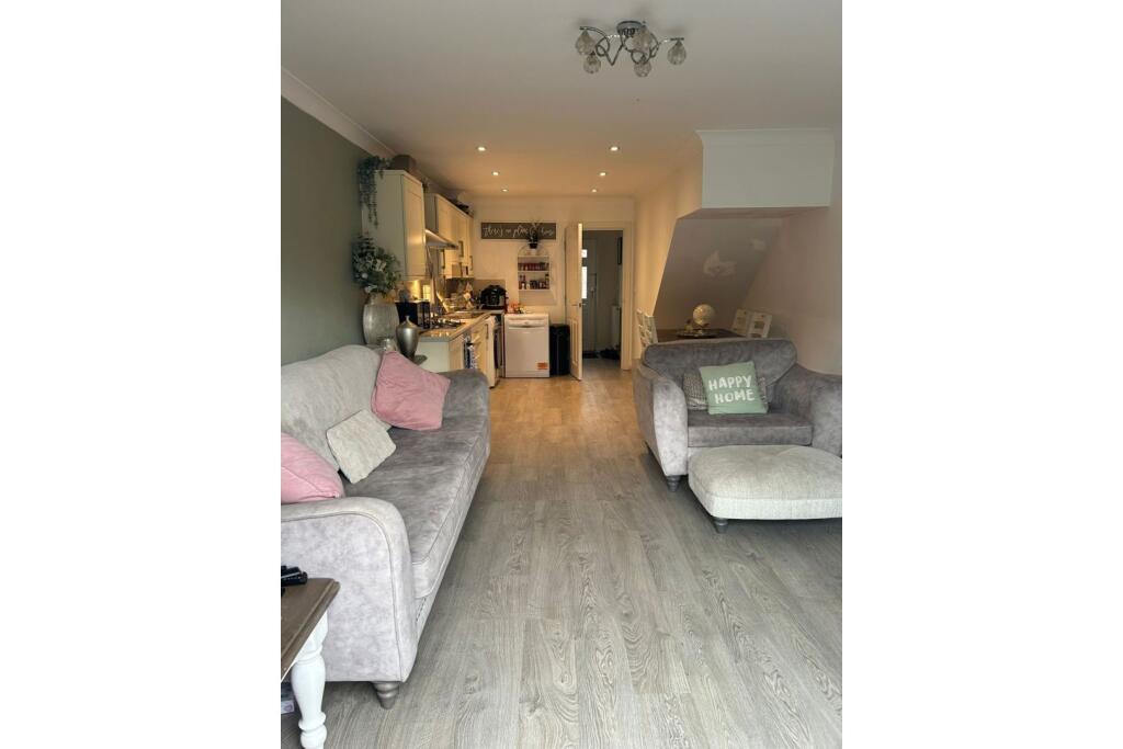 Lounge / Kitchen