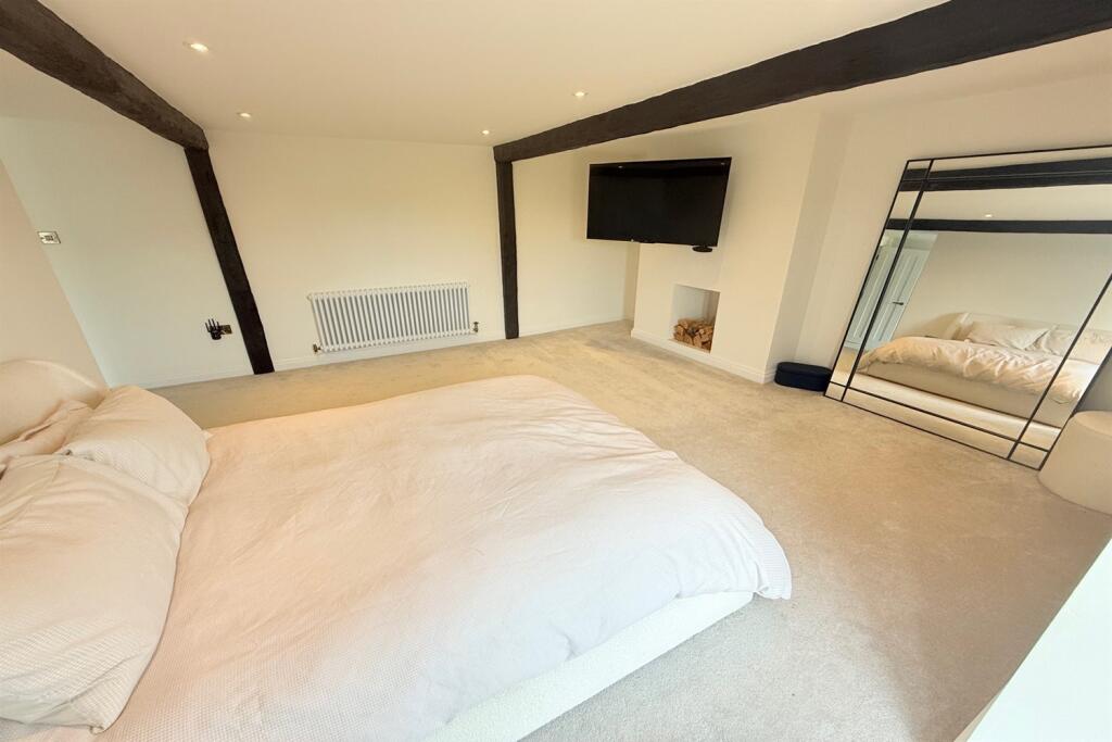 Master Bedroom Suite