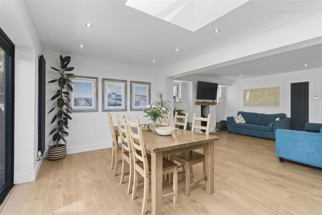 dining area #3.jpg