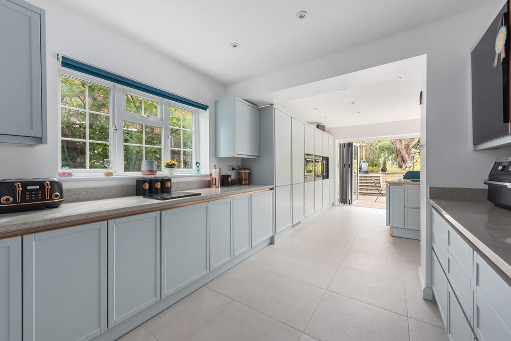 6 Fernhill Walk (...