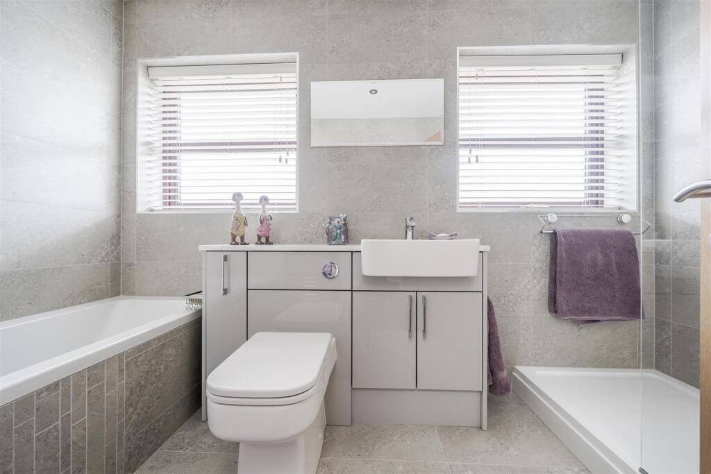 FAMILY BATHROOM