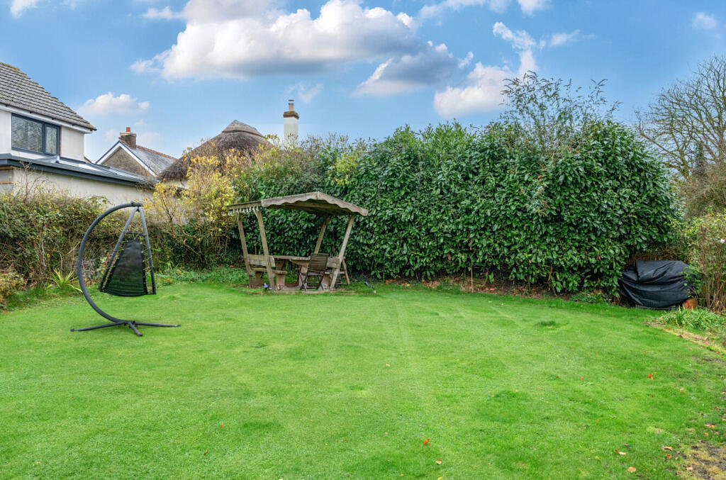 1369615-4-6908d0a...