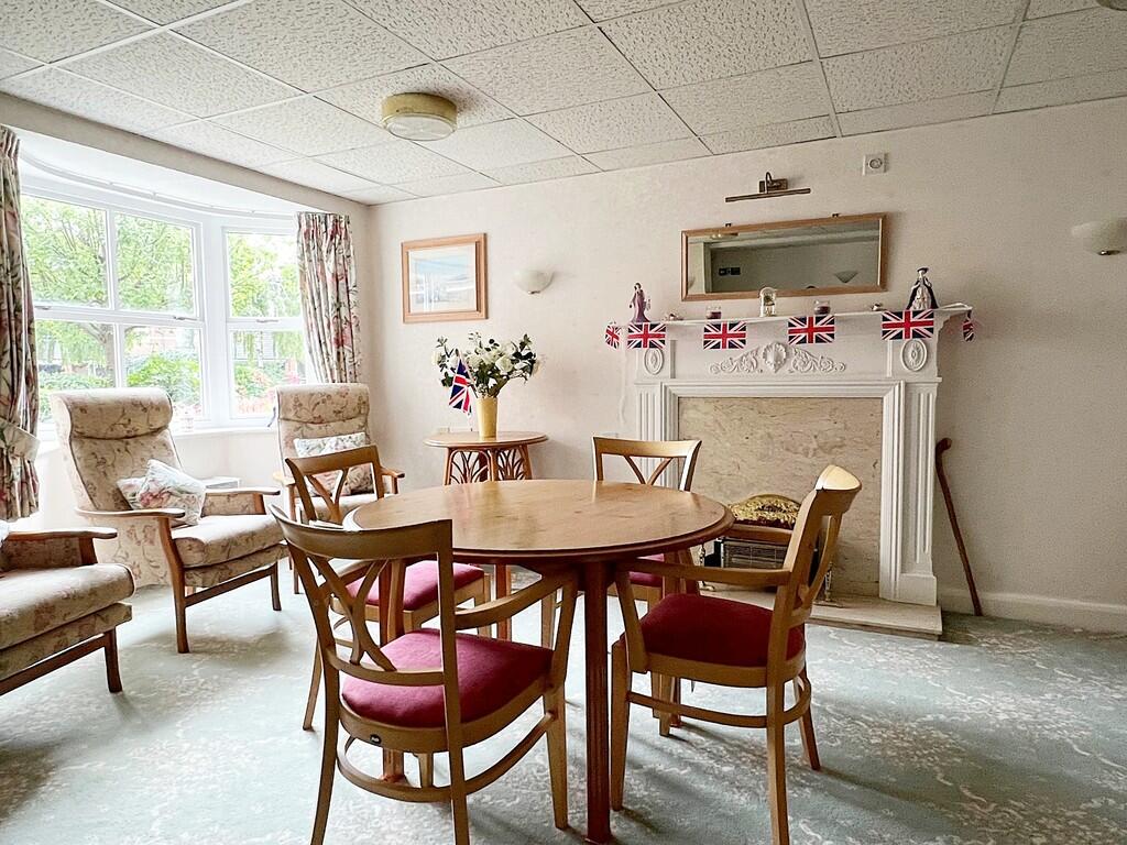 Moorlands Dining ...