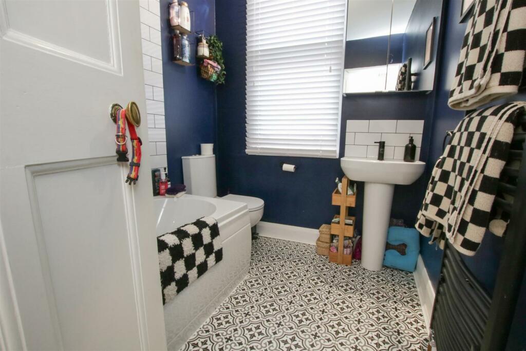 HOUSE BATHROOM