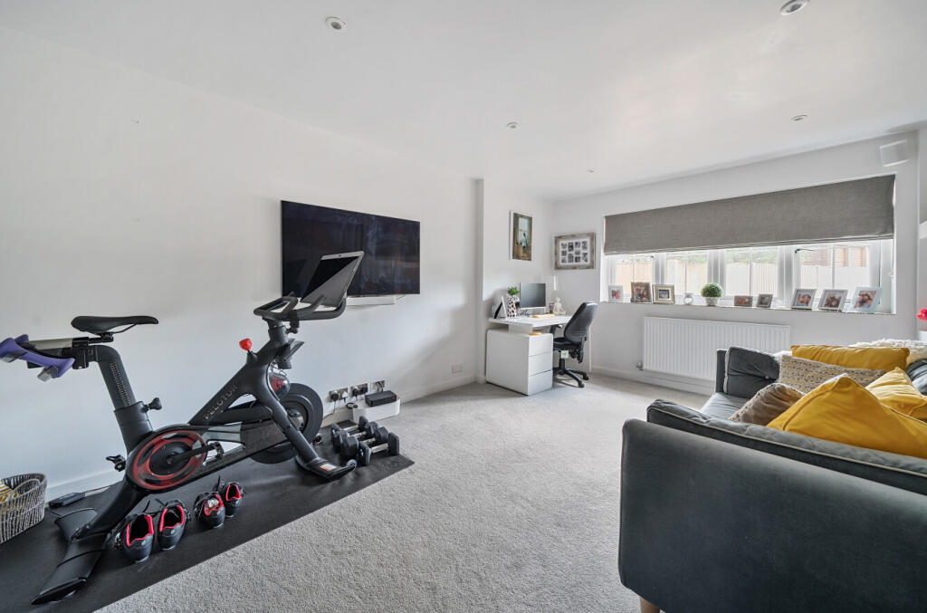 1312820-7-68596ac...