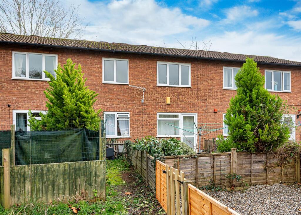 44a Hook Farm Road-7.jpg