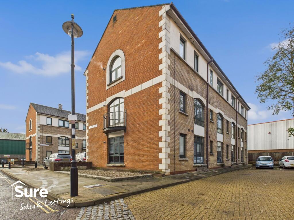 Corner Hall, Hemel Hempstead, Hertfordshire, HP3